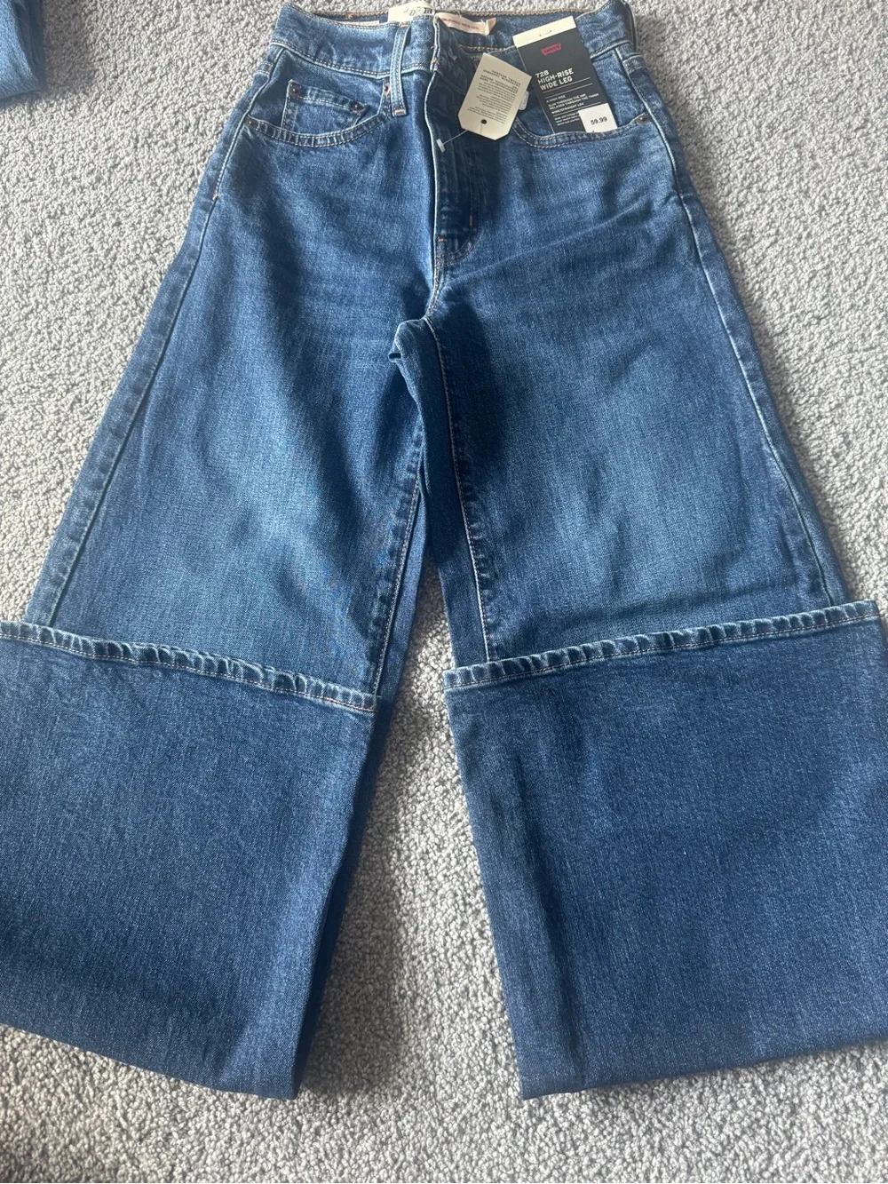 Levi's Classic Dark Blue Women's Jeans - Picture 3 of 3